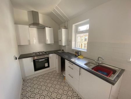 2 bedroom flat to rent - Photo 3