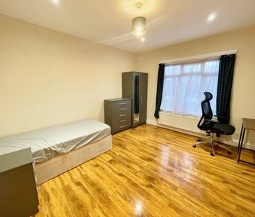 Princes Avenue N13 6HH, Property for rent - Photo 4