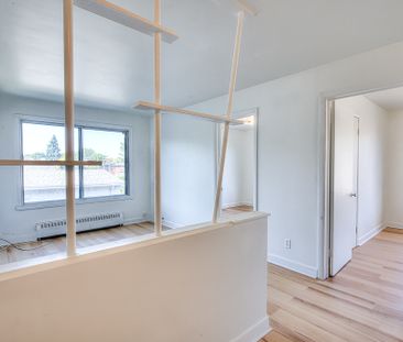 Unfurnished 4 1/2 Apartment In LeMoyne - Photo 3