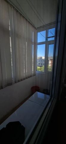 Inchiriez apartament 3camere SD rond 28 Alexandru cel Bun - Photo 2