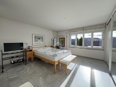 FAMILY-FRIENDLY WITH LOTS OF SPACE AND ROOM TO ROAM! - Photo 4