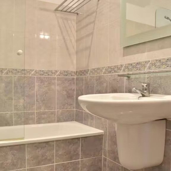 Carrer de Císcar, Valencia, Valencian Community 46005 - Photo 1