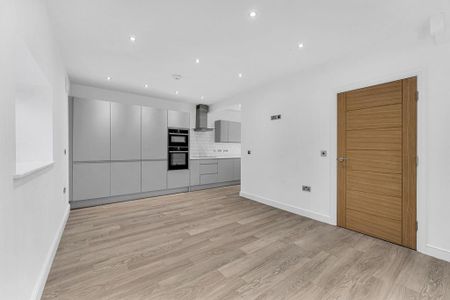 2 bedroom end of terrace house to rent - Photo 5