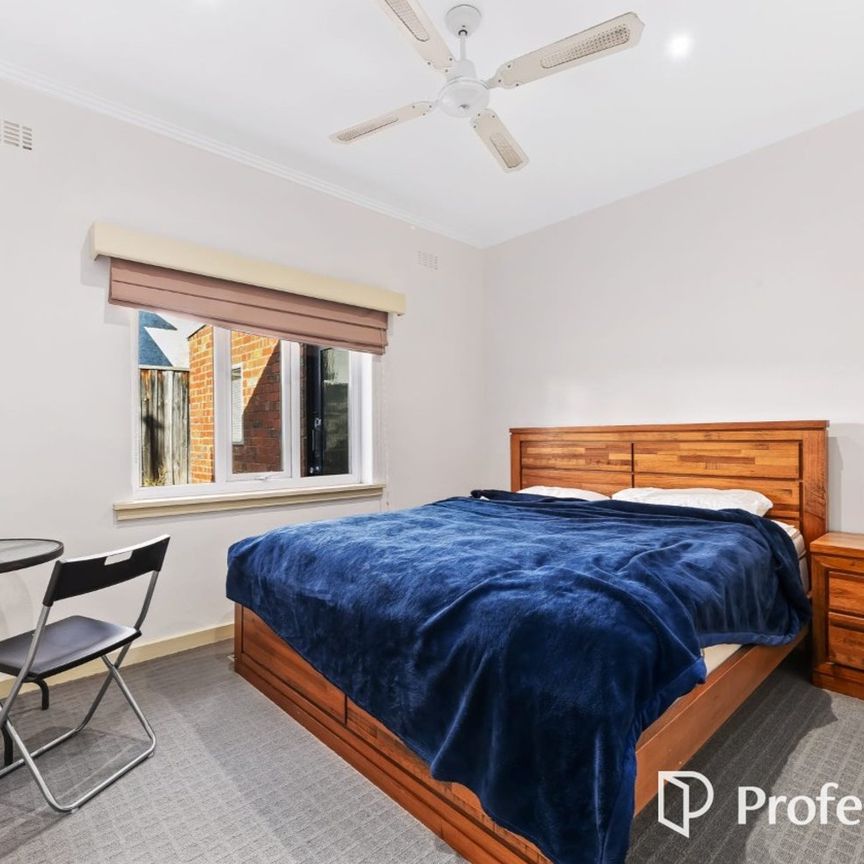Renovated Family Lowest Price in Prime Location Student Welcome - Photo 1