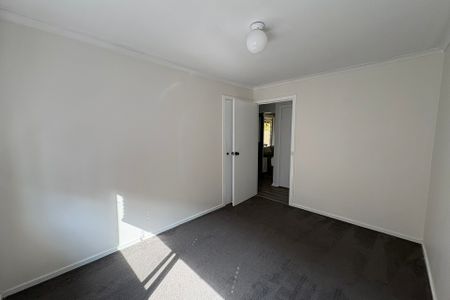 9 Somerville Road, Hampton Park VIC - Photo 5
