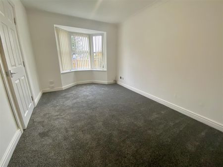 Caistor Close, Manchester - Photo 3