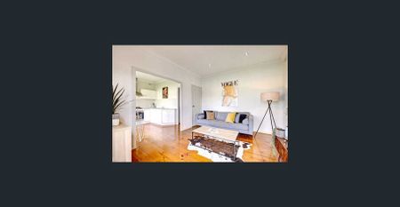 🏡 Charming on Ormond – Space, Style & Sunshine! 🌞 - Photo 3