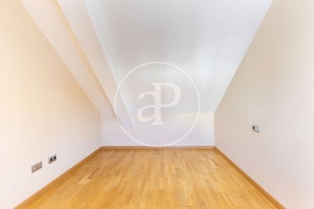 3 bedroom luxury penthouse for rent in Valencia, Spain - Photo 2