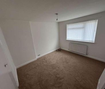 Farndale Green, TS19 - Photo 2