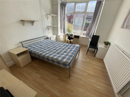 4 bedroom terraced house to rent - Photo 2