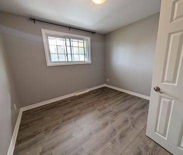 Bright and Comfortable 3-Bedroom Unit in Niagara Falls! - Photo 3