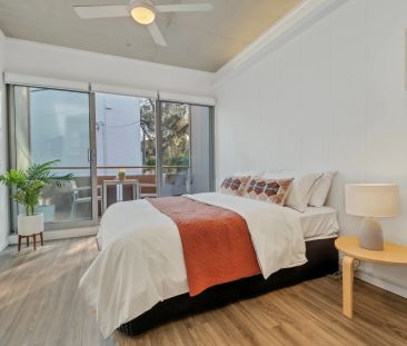 Modern Studio Unit - Photo 1