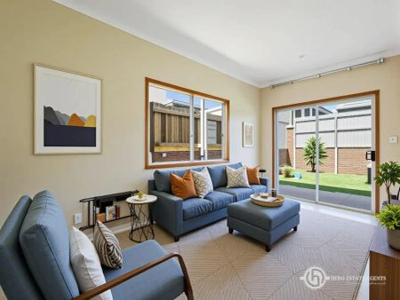 “Modern 5-Bedroom Executive Home in Brentwood Forest” - Photo 2