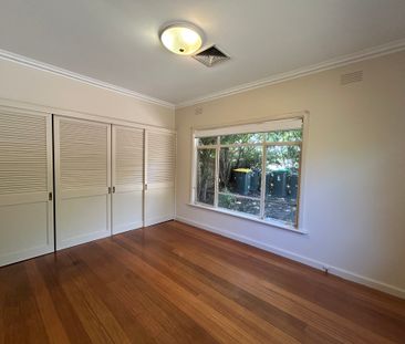 625 Elgar Rd, Mont Albert North - Photo 6