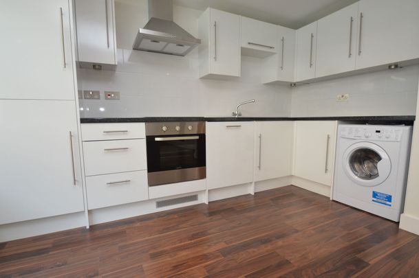 2 bedroom flat to rent, - Photo 1