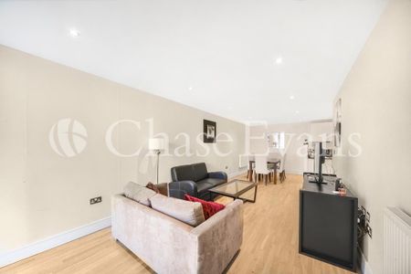 3 bedroom flat to rent - Photo 4