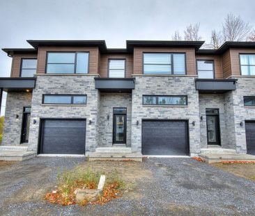 À louer / Maison à étages - Photo 1