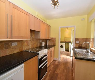 2 bedroom house to rent - Photo 3