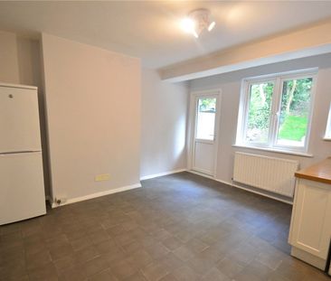 Lower Road, Kenley, CR8 - Photo 6