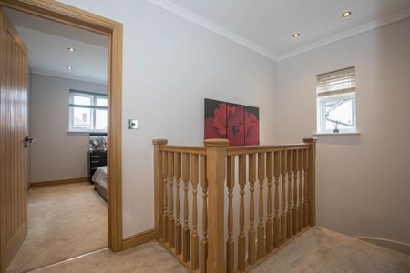 New Malden, KT3 (Semi-Detached) - Photo 4