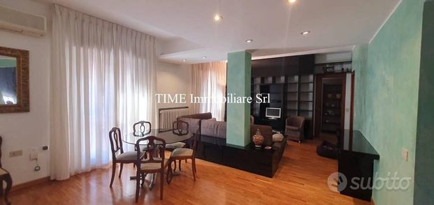 Appartamento di 110 m² con 4 locali a Milano - Photo 1