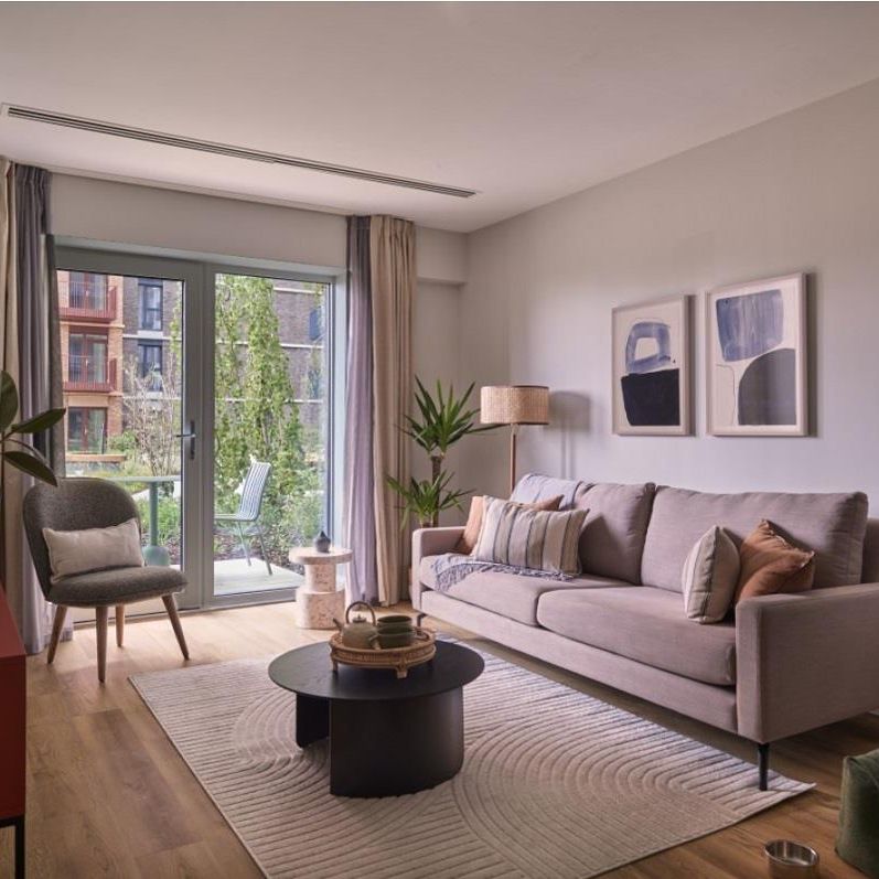 The Lark, Moat Street, Nine Elms, London SW11 - Photo 1