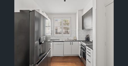 Fully Furnished Art Deco Elegance in a Premier Elwood Address - Photo 5