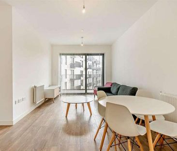 Kingfisher Heights, Royal Docks, E16 - Photo 1