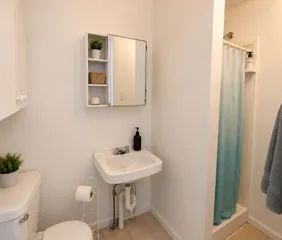 1 room apartment of 41m² in Sherbrooke - Photo 1