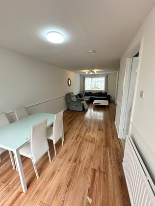 House share to rent - Photo 1