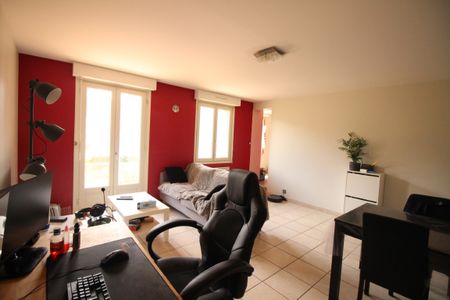 Location Appartement 2 pièces 54m² CHERBOURG-EN-COTENTIN 50100 - Photo 3