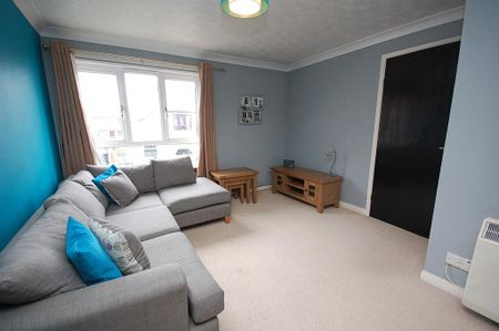 1 bedroom flat to rent - Photo 2