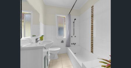 Close to Train and Shops! - Photo 5