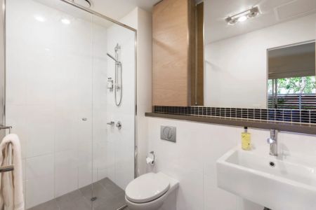 Two Bedroom Apartment in the Heart of St Kilda - Photo 4