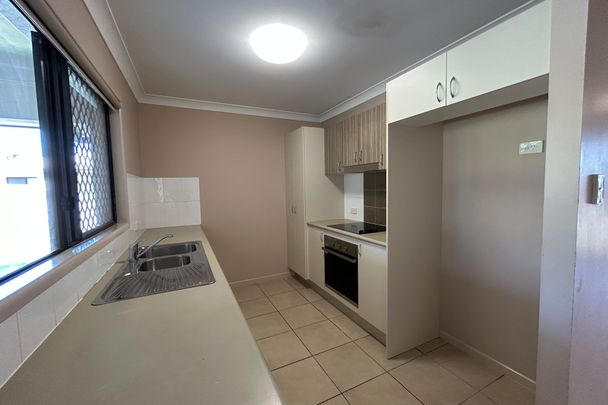 8 Tramore Circle, Burdell QLD 4818 - Photo 1