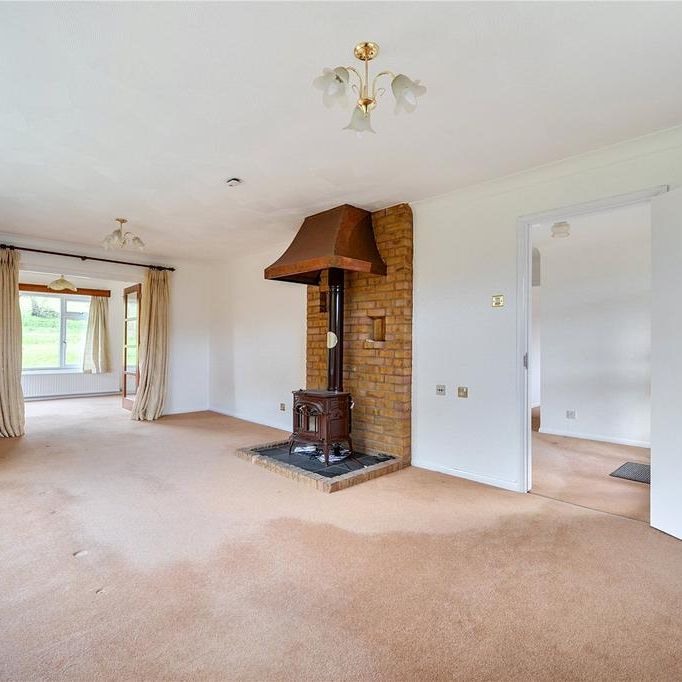 3 bedroom bungalow to rent - Photo 1