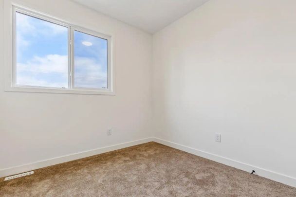 Inglewood 4 Plex — 3 bed 2.5 bath - Photo 1