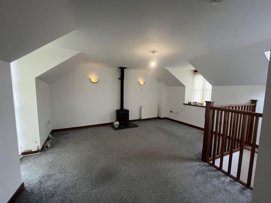 2 bedroom end of terrace house to rent - Photo 1