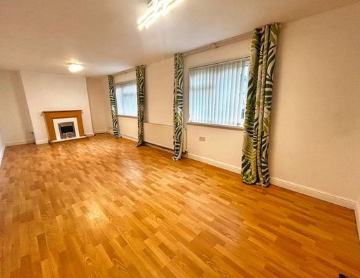 Heol Tysant, Bridgend - Photo 1