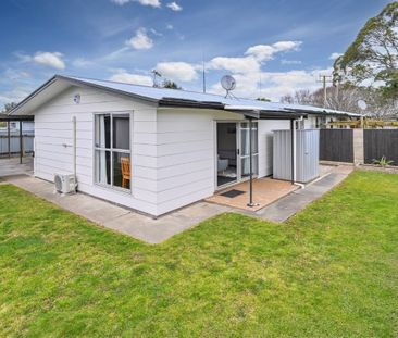 Tidy Family Home in Walton Way - Photo 4