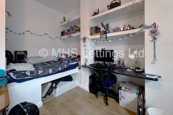 1 Bedroom Bedsit for rent in Midland Road - Photo 1