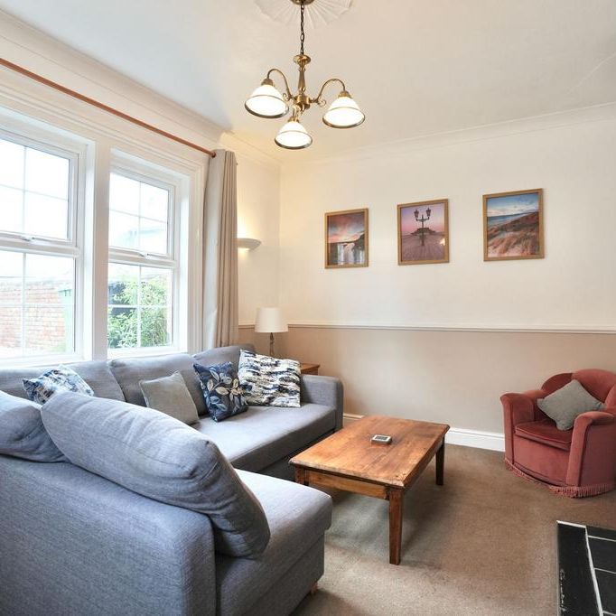 3 bedroom end of terrace house to rent - Photo 1