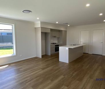 Stylish Four Bedroom Home in Southlakes Estate - Photo 2