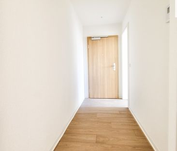 Wohn(t)raum in Klingenberg – 3-Raum-Wohnung mit Balkon, Badewanne und Dusche - Foto 3
