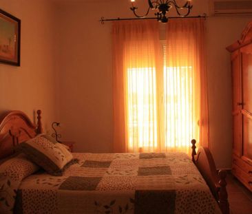 Luxury 4 room Detached House for rent in Alhaurín de la Torre, Spain - Photo 4