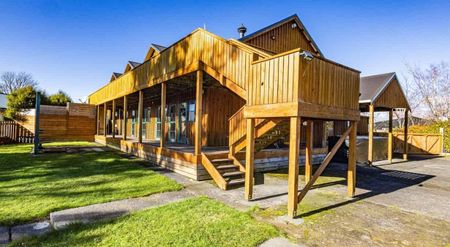 7 Bedroom Rental in Ohakune - Photo 2