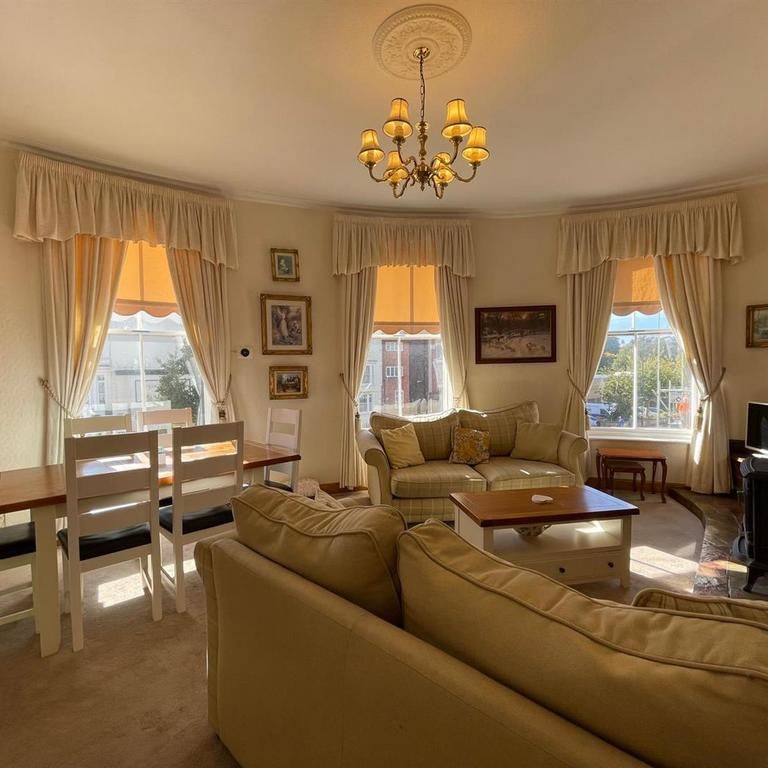 4 bedroom maisonette to rent - Photo 1