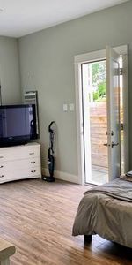 Bachelor Suite - Main Floor with High Ceilings - Oak Bay / Gonzales - Photo 4