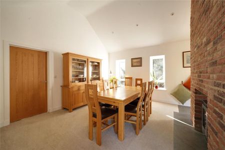 5 bedroom detached house to rent - Photo 5