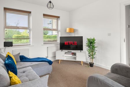 3 Bed Detached House, Drakeway, RG2 - Photo 3